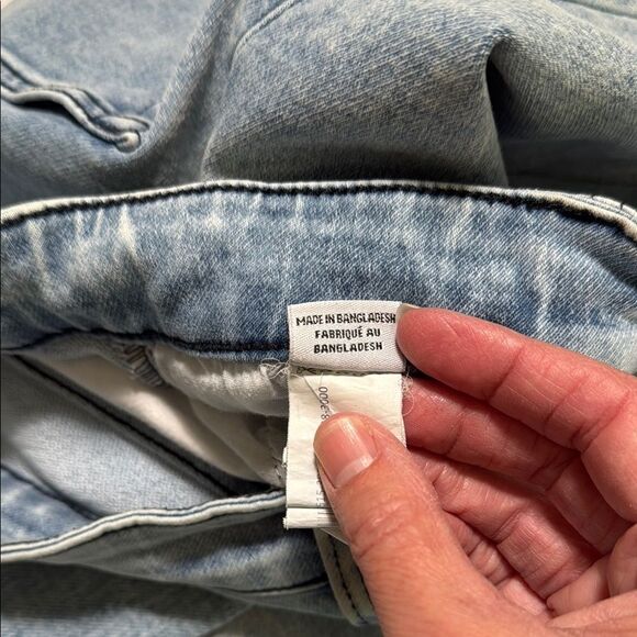 UH Jeans Blue Jean Shorts Classic Denim Style.  Size 30 waist. - Picture 4 of 6